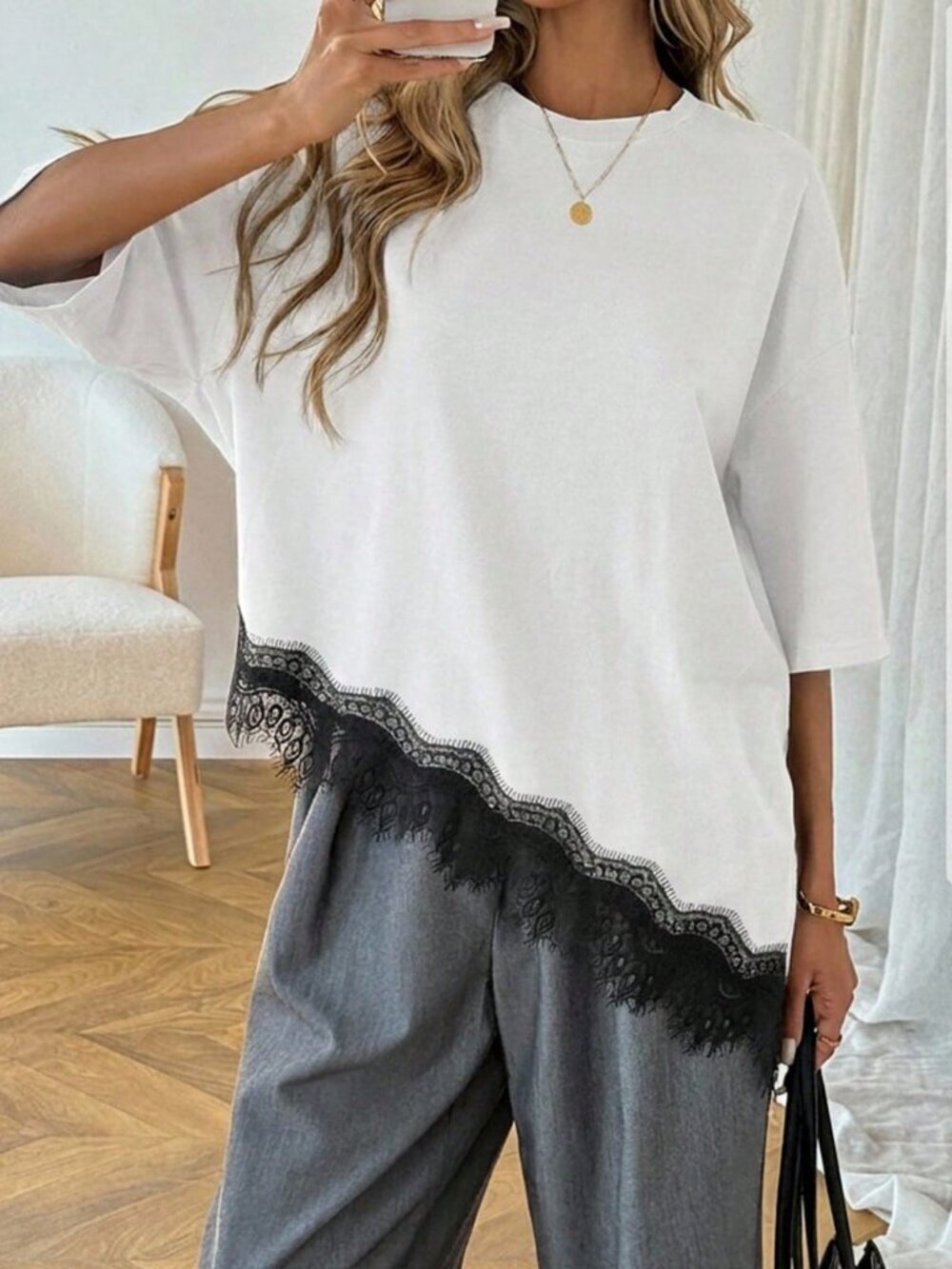 Black And White Casual Women's Asymmetrical Lace Hem T-Shirt